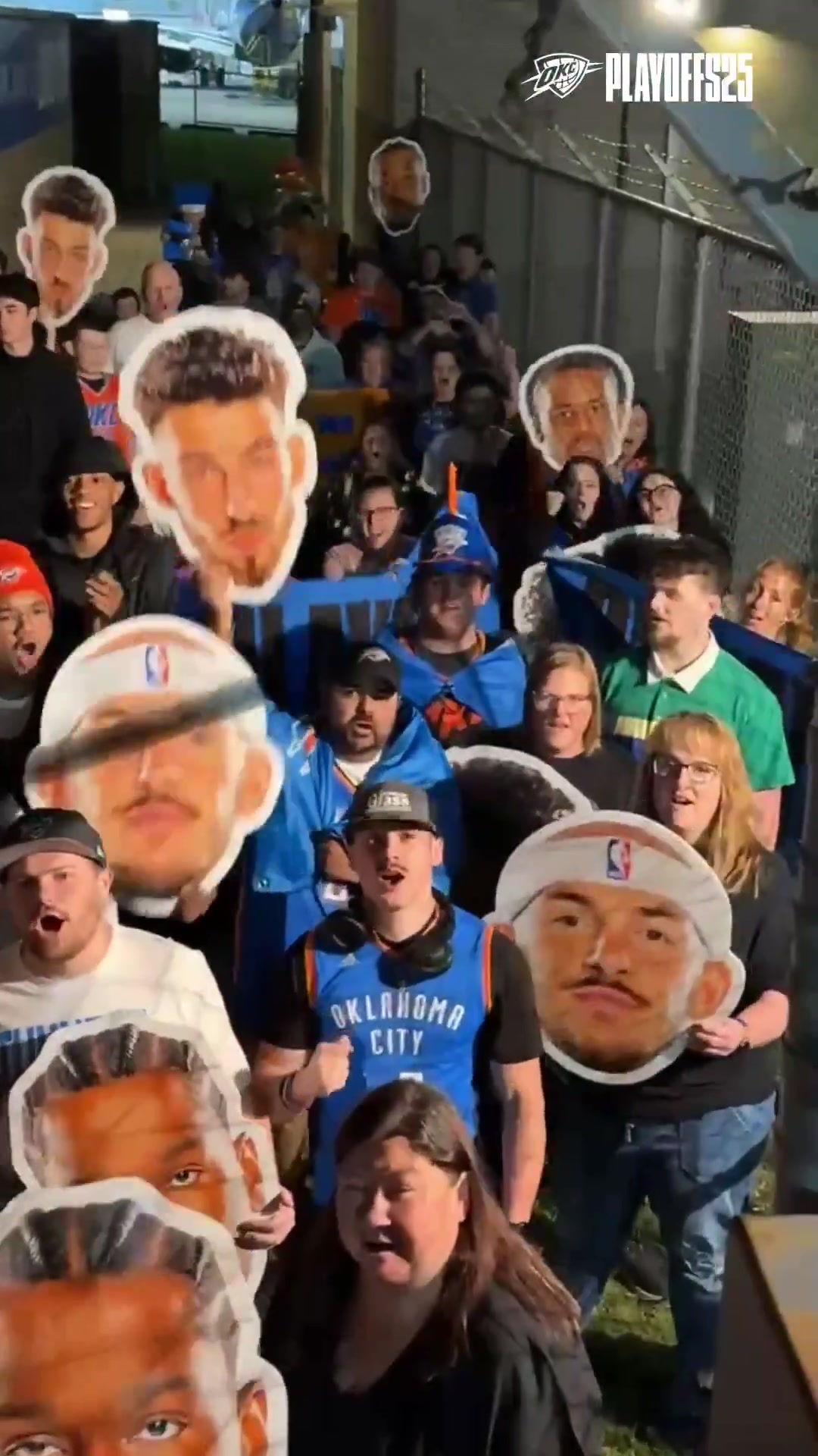 ?最好的你们！雷霆球迷等候队员回家⚡️凌晨3:00才见到！